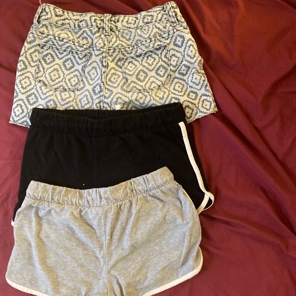 Three Old Navy Shorts Size 10-12 - Picture 3 of 8